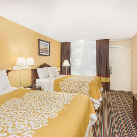 Days Inn By Wyndham Mt Pleasant-Charleston-Patriots Point Ngoại thất bức ảnh