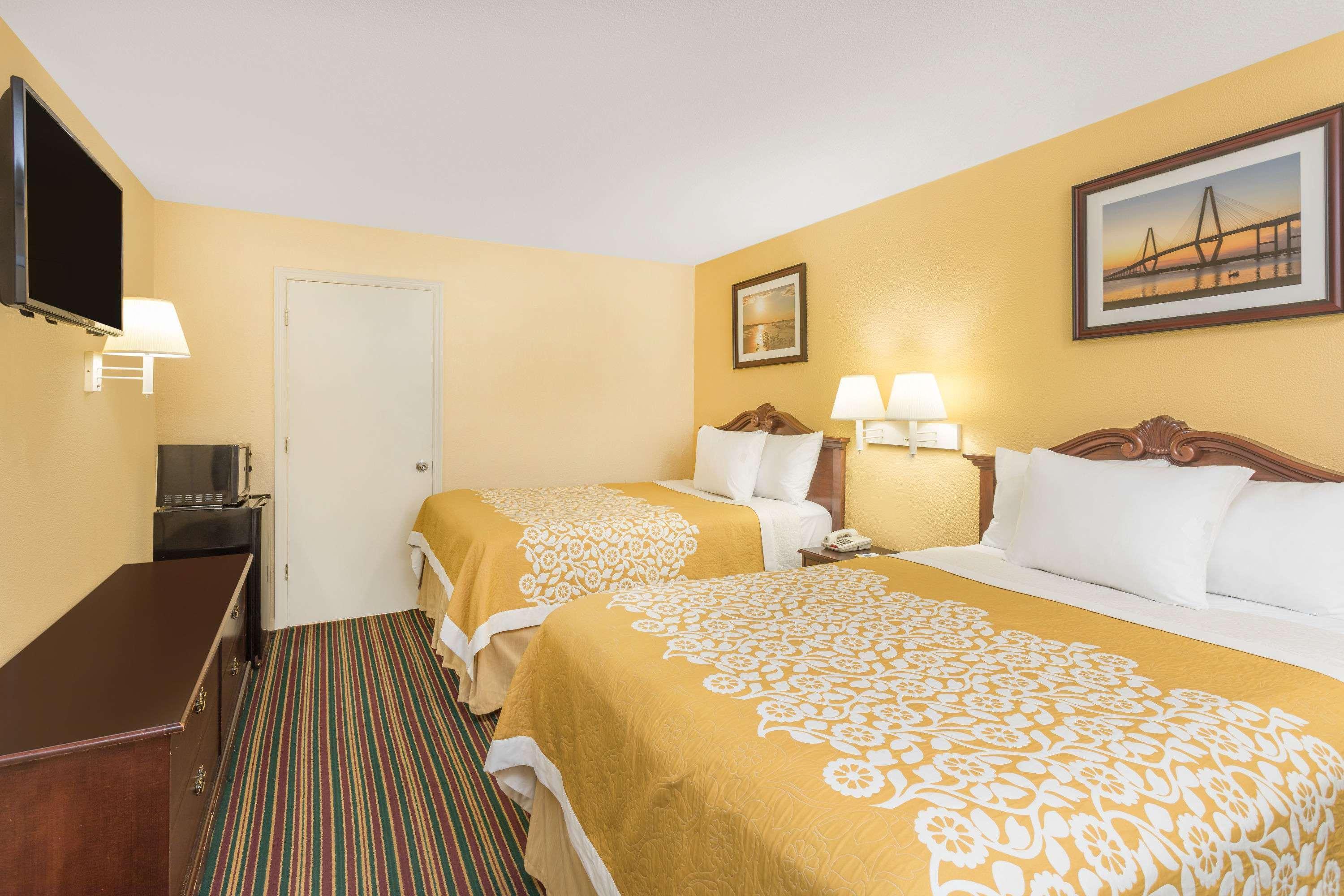 Days Inn By Wyndham Mt Pleasant-Charleston-Patriots Point Ngoại thất bức ảnh