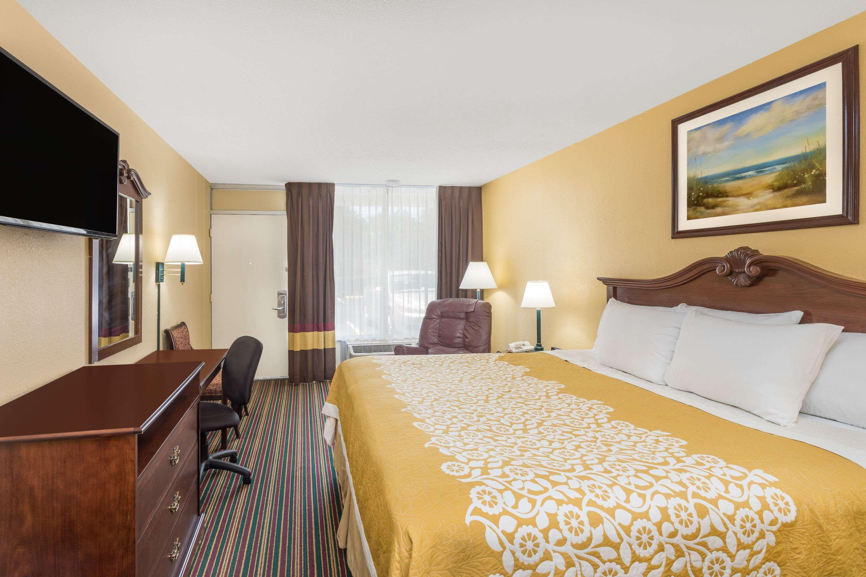 Days Inn By Wyndham Mt Pleasant-Charleston-Patriots Point Ngoại thất bức ảnh