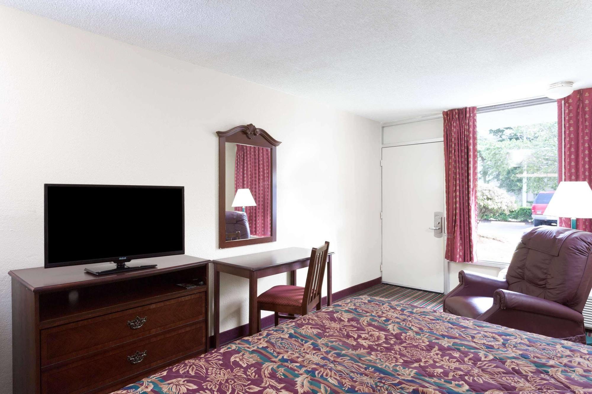Days Inn By Wyndham Mt Pleasant-Charleston-Patriots Point Ngoại thất bức ảnh